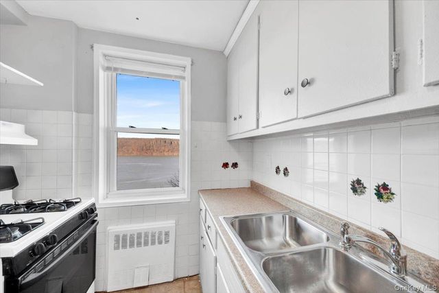 709 Warburton Avenue 6E, Yonkers, NY 10701