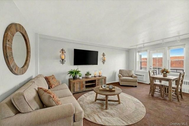 709 Warburton Avenue 6E, Yonkers, NY 10701