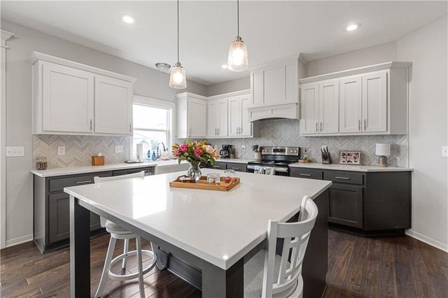9196 Green Road, Lenexa, KS 66227