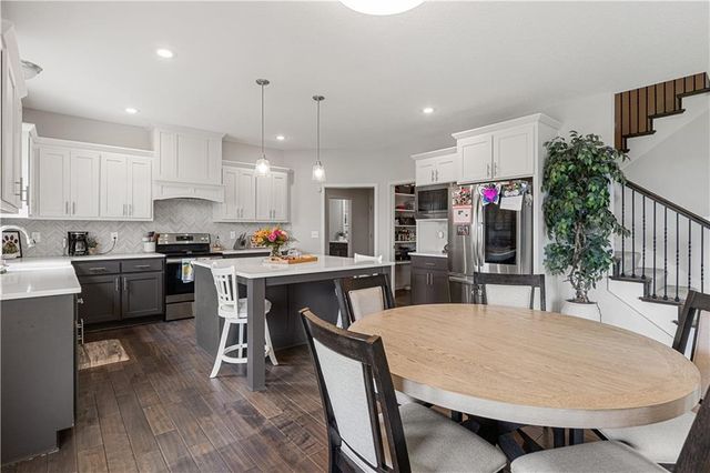 9196 Green Road, Lenexa, KS 66227