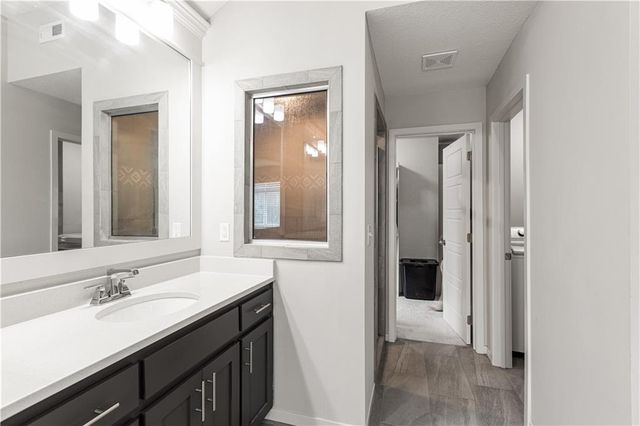 9196 Green Road, Lenexa, KS 66227