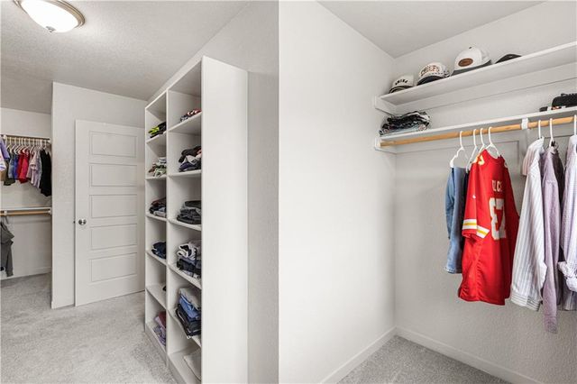 9196 Green Road, Lenexa, KS 66227