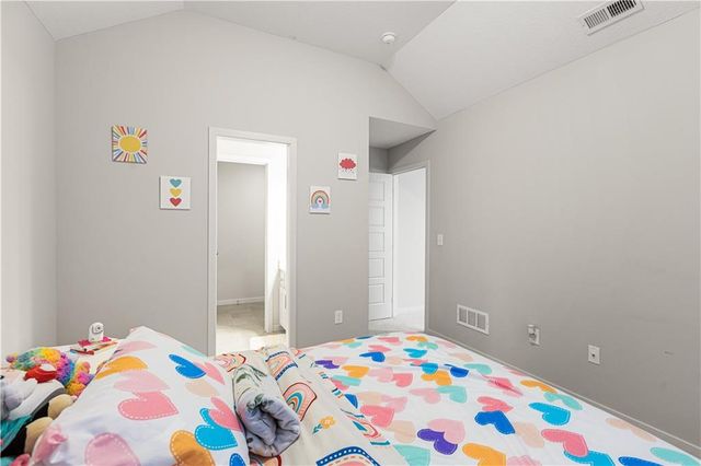 9196 Green Road, Lenexa, KS 66227