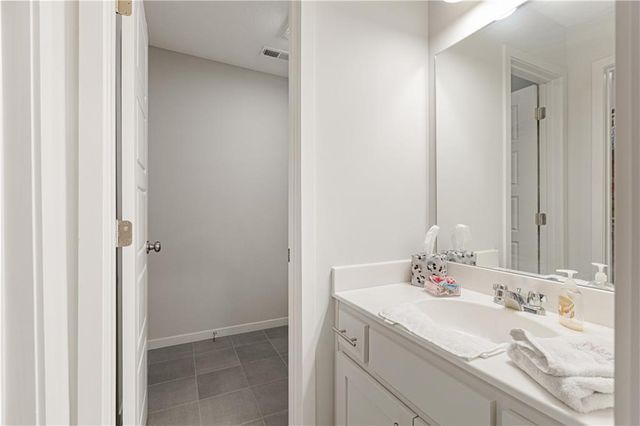 9196 Green Road, Lenexa, KS 66227