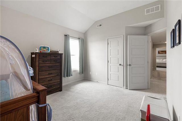 9196 Green Road, Lenexa, KS 66227