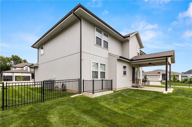 9196 Green Road, Lenexa, KS 66227