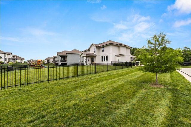 9196 Green Road, Lenexa, KS 66227