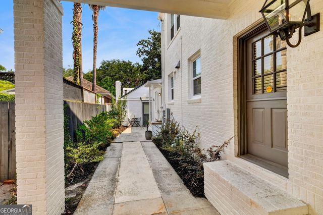 38 Washington Avenue, Savannah, GA 31405