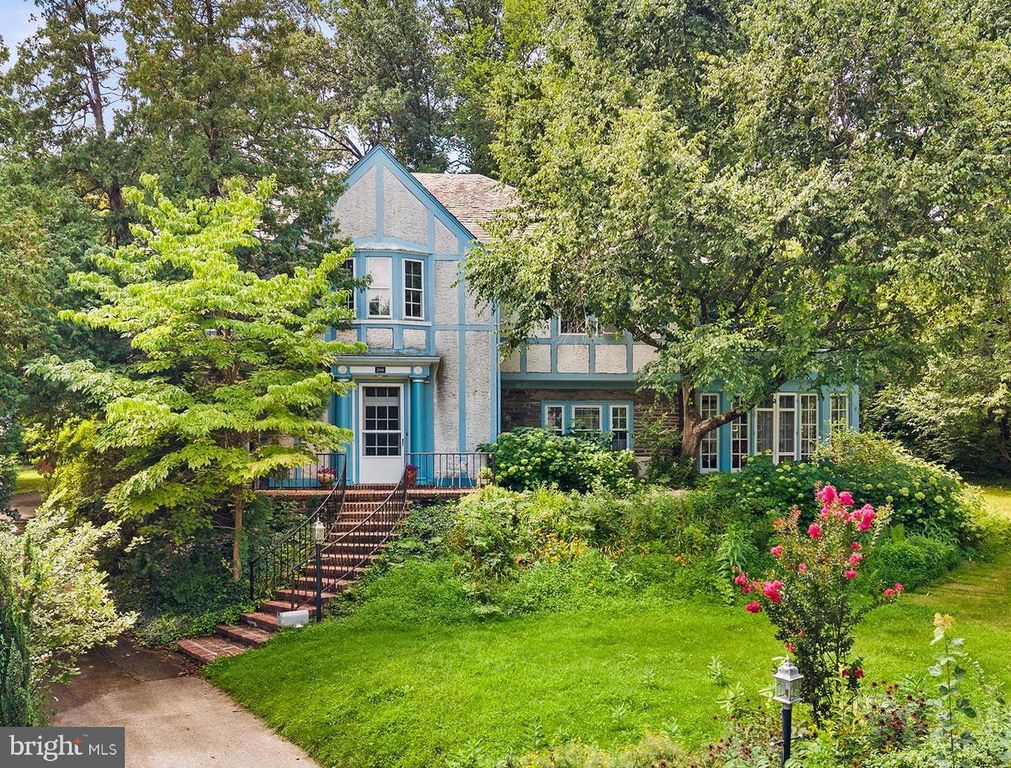 206 N BOWMAN AVE, Merion Station, PA 19066