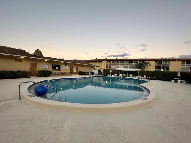 600 Village Green Court 203, Palm Springs, FL 33461