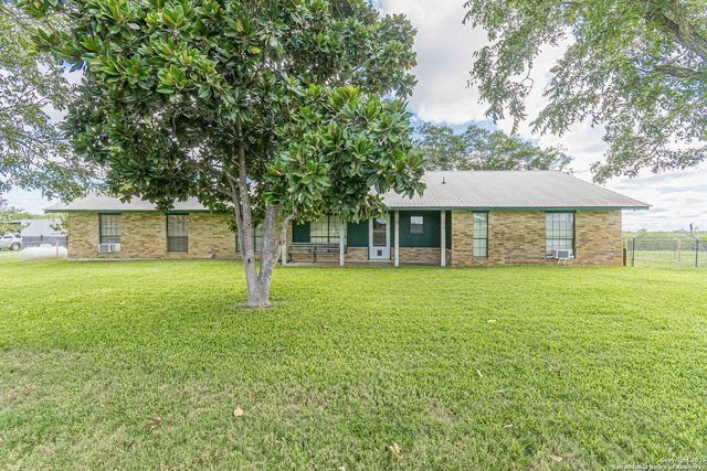 2034 County Road 342, La Vernia, TX 78121
