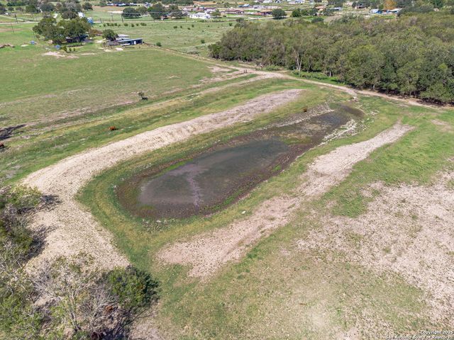 2034 County Road 342, La Vernia, TX 78121