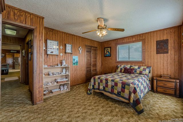 2034 County Road 342, La Vernia, TX 78121