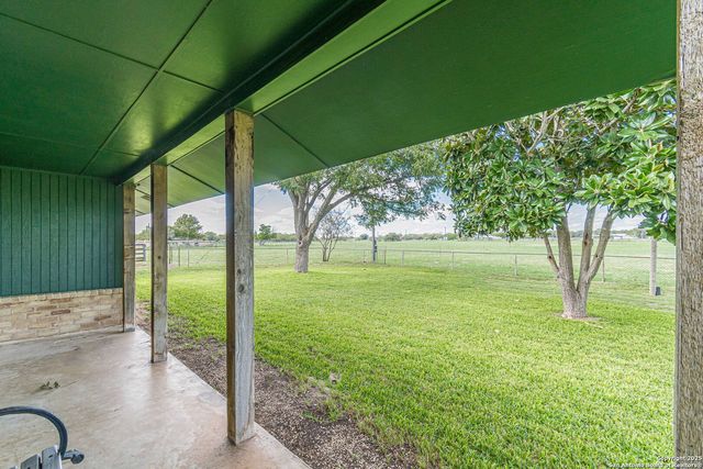 2034 County Road 342, La Vernia, TX 78121