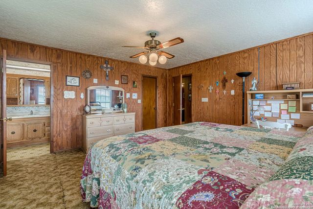 2034 County Road 342, La Vernia, TX 78121