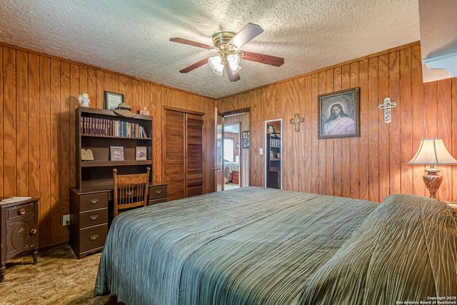 2034 County Road 342, La Vernia, TX 78121