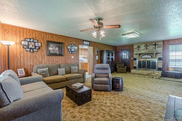 2034 County Road 342, La Vernia, TX 78121
