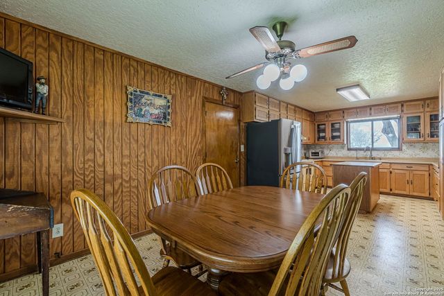2034 County Road 342, La Vernia, TX 78121