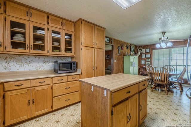2034 County Road 342, La Vernia, TX 78121