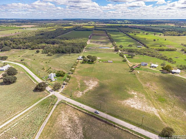 2034 County Road 342, La Vernia, TX 78121