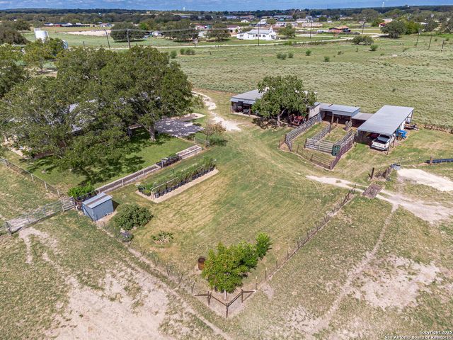 2034 County Road 342, La Vernia, TX 78121