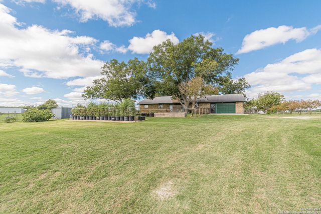 2034 County Road 342, La Vernia, TX 78121