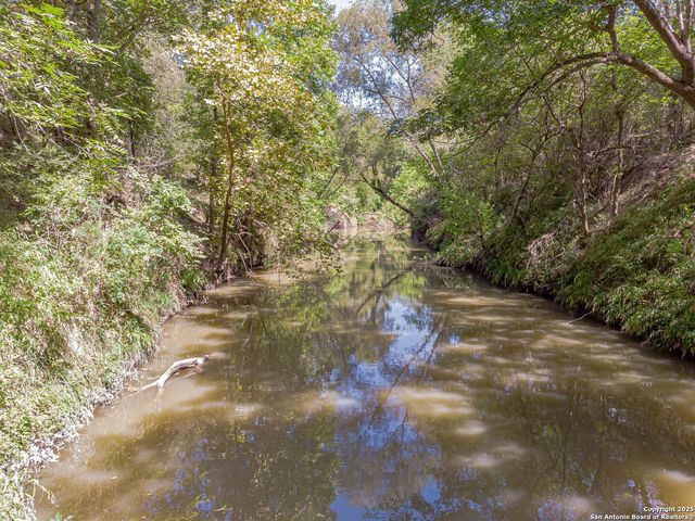 2034 County Road 342, La Vernia, TX 78121