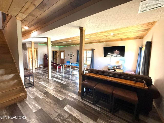 4309 Newport Hwy, Dandridge, TN 37725