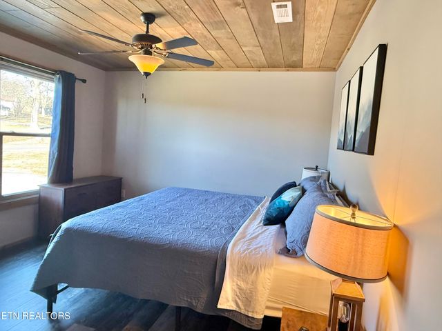 4309 Newport Hwy, Dandridge, TN 37725