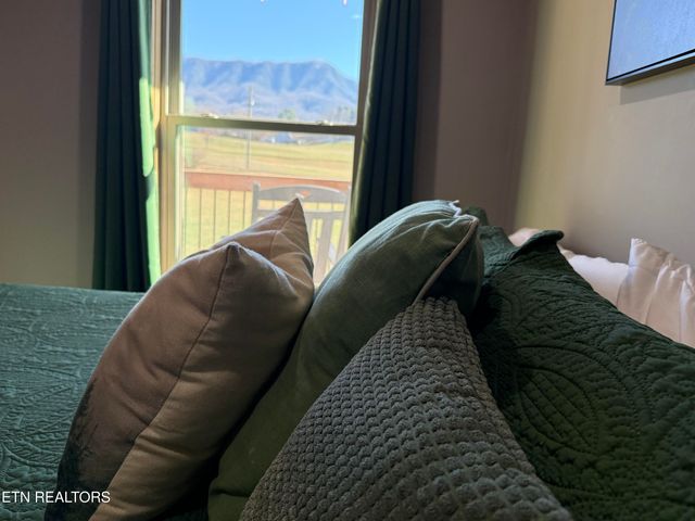 4309 Newport Hwy, Dandridge, TN 37725