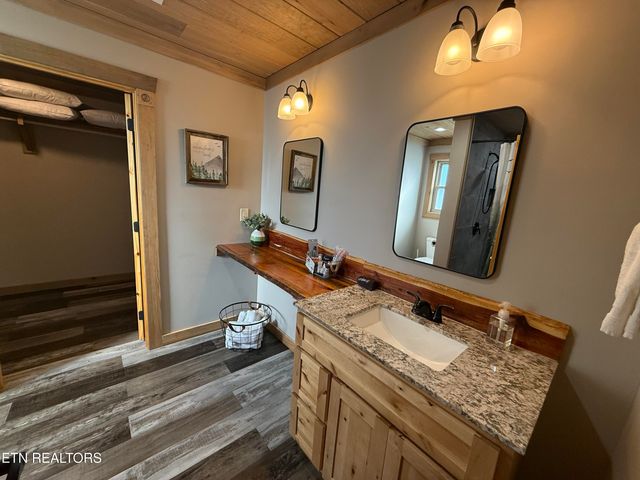 4309 Newport Hwy, Dandridge, TN 37725