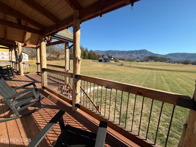 4309 Newport Hwy, Dandridge, TN 37725