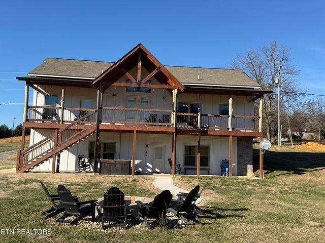 4309 Newport Hwy, Dandridge, TN 37725