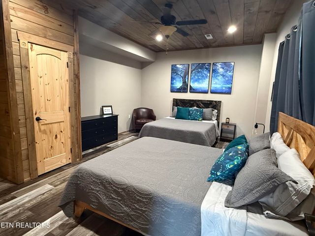 4309 Newport Hwy, Dandridge, TN 37725