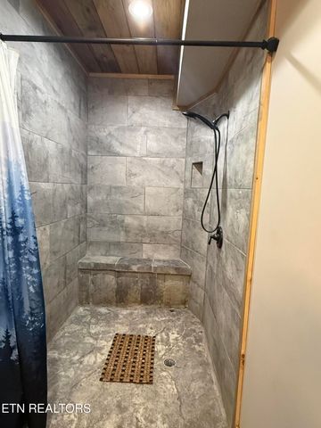 4309 Newport Hwy, Dandridge, TN 37725