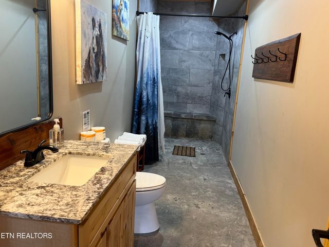 4309 Newport Hwy, Dandridge, TN 37725