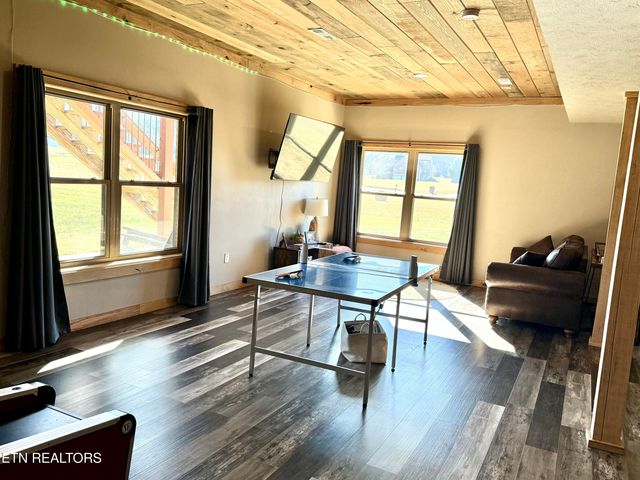 4309 Newport Hwy, Dandridge, TN 37725