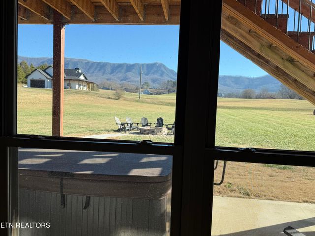 4309 Newport Hwy, Dandridge, TN 37725