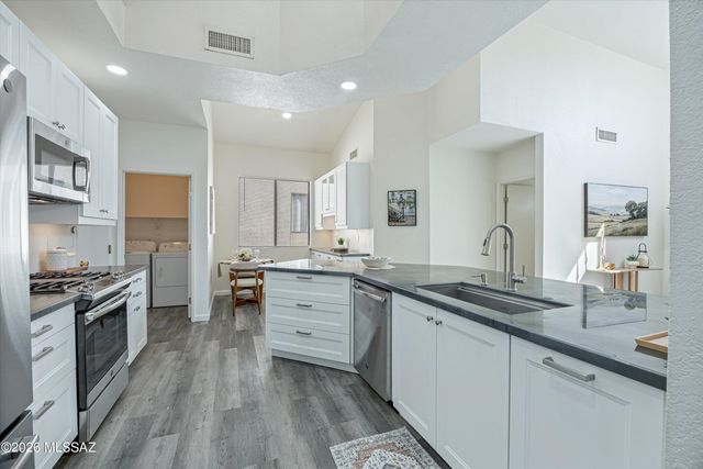 10008 E Vía Del Pasto, Tucson, AZ 85747