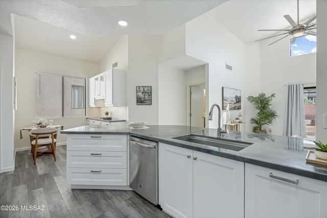 10008 E Vía Del Pasto, Tucson, AZ 85747