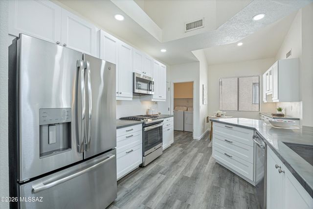 10008 E Vía Del Pasto, Tucson, AZ 85747