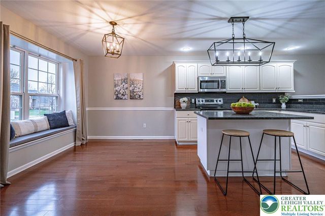 2161 Woodridge Drive, Lower Macungie Twp, PA 18062