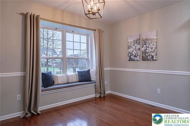 2161 Woodridge Drive, Lower Macungie Twp, PA 18062