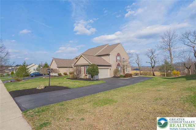 2161 Woodridge Drive, Lower Macungie Twp, PA 18062