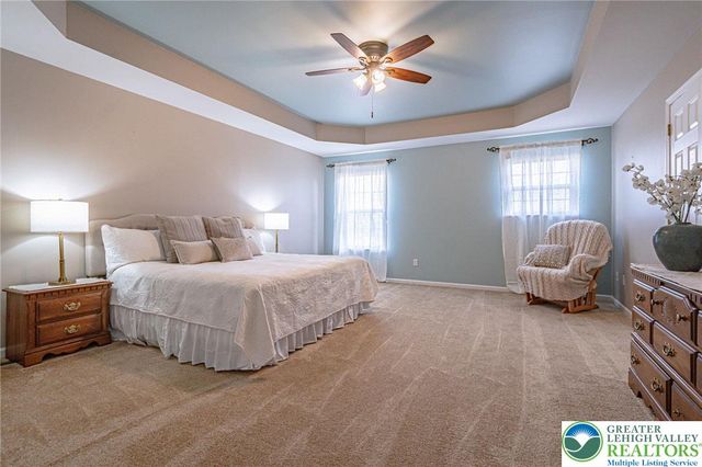 2161 Woodridge Drive, Lower Macungie Twp, PA 18062