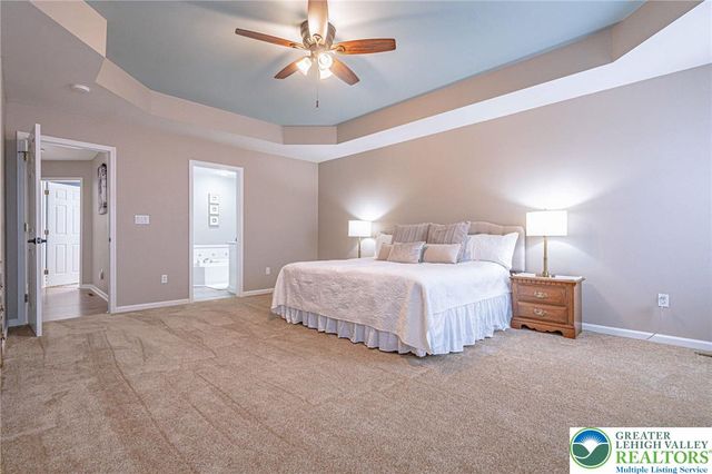 2161 Woodridge Drive, Lower Macungie Twp, PA 18062