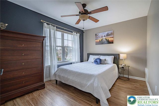 2161 Woodridge Drive, Lower Macungie Twp, PA 18062