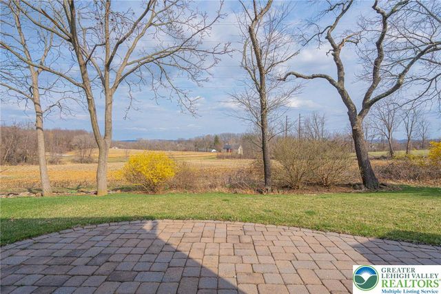 2161 Woodridge Drive, Lower Macungie Twp, PA 18062