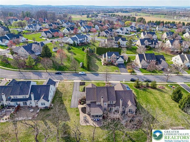 2161 Woodridge Drive, Lower Macungie Twp, PA 18062