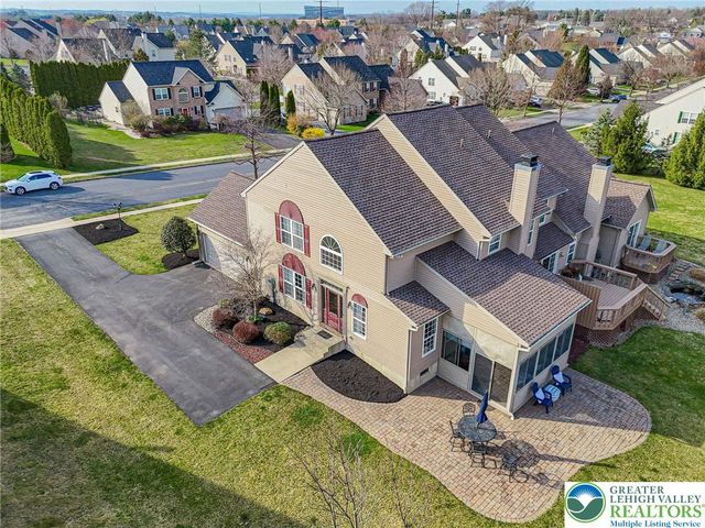 2161 Woodridge Drive, Lower Macungie Twp, PA 18062